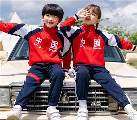 校服定制价 幼儿园小学生运动风套装印有中国字样