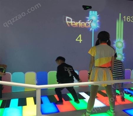 酷儿麦体感互动游戏机 魔力钢琴踩踩乐地音乐歌曲互动投影